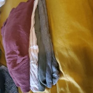 5 American Eagle knot long sleeve crop shirt